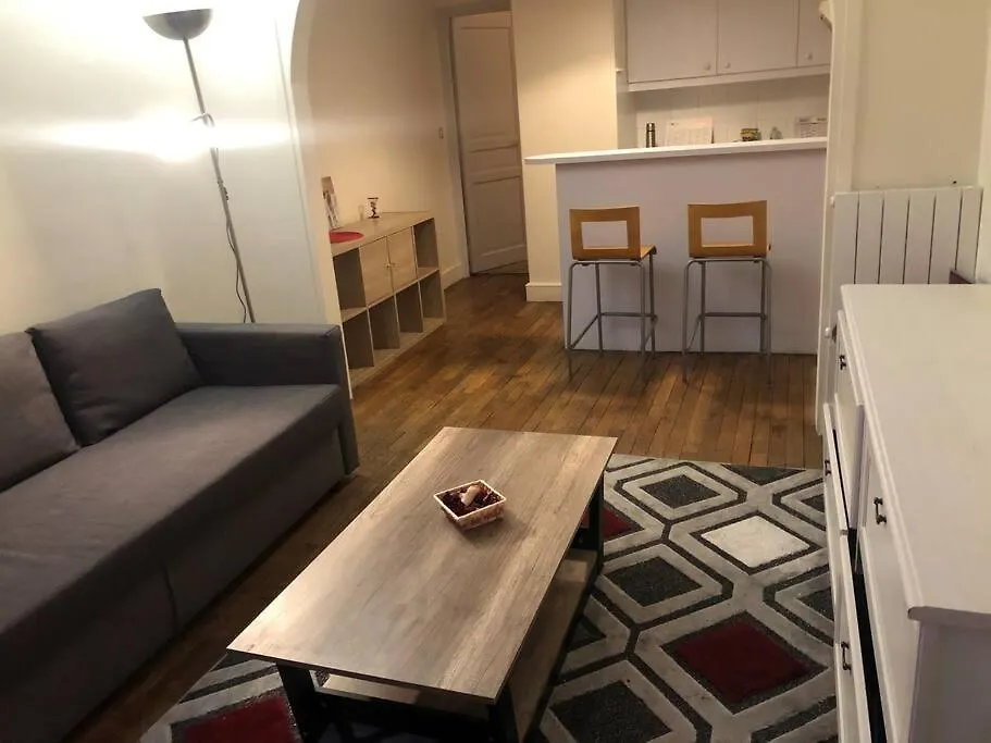 Beautiful Apartment,Near Center Paris Apartment