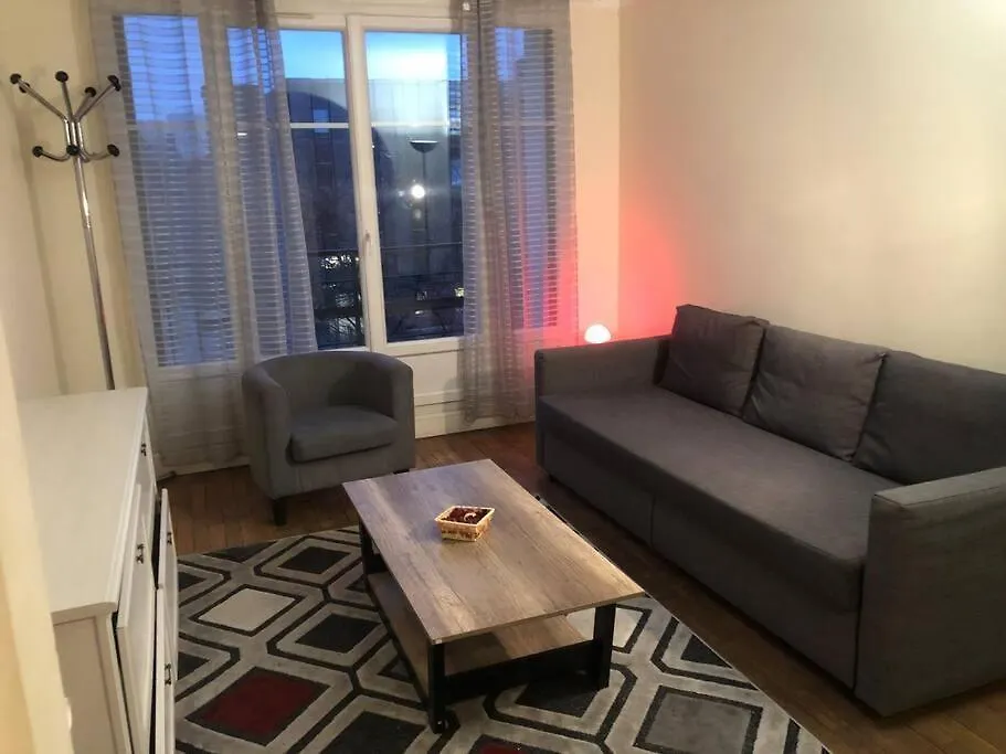 Beautiful Apartment,Near Center Paris 0*,